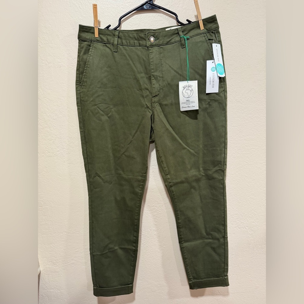 Olive Green Women's Cropped Pants